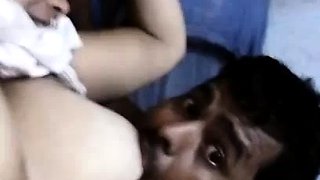 INDIAn Call Girl Aunty Show her Busty Boobs to Customer