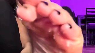 Amateur hottie solo masturbation