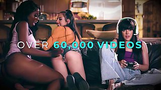 ALL GIRL MASSAGE - Scissoring And Pussy Licking During Friendly Massage SPANISH SUBTITLES
