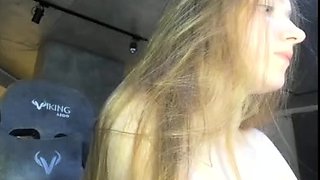 Beauty small tit amateur teen masturbating her shaved pussy