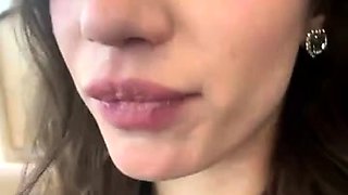 Shy_priincess masturbates in public toilet