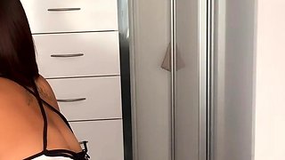Brunette Solo Webcam Masturbation
