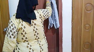 (punjabi Aunty Ki Jabardast Chudai Apni Beta) Indian Hot Aunty Fucked By Her Stepson While Cleaning House - Dirty Sex