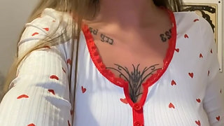 Watch this horny emo student gasp and moan in every thrust of her fingers