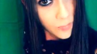 Hot tranny shows off her pretty face on Snapchat