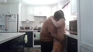 Horny Pregnant Wife Amelia Everheart Gets Surprise Kitchen Creampie from Philip Sevenheart