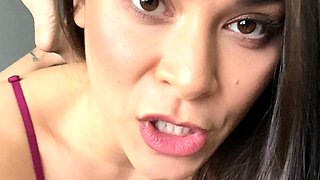 Amateur brunette ariana marie solo toying