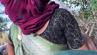 Desi Girlfriend Enjoy Outdoor Sex