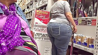 SSBBW Ebony Huge Ass in Jeans