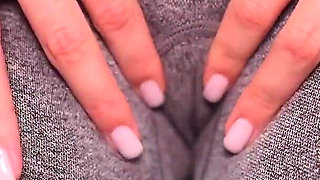 Cameltoe Fetish in Yoga Pants Part 1