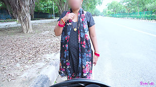 Bhabhi Dealing for Fuck with Client on Road, She Fucked by Him in Doggystyle with Hindi Audio.