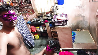 The village's sister-in-law called her neighbour boyfriend home and had sex with him