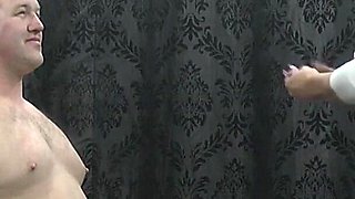 Mistress Nomi Slap the Slave's Face!