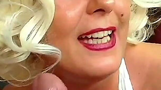 Marilyn Monroe Gets an Anal Ceampie, Cosplay