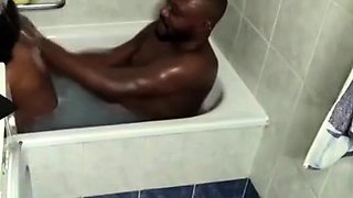 Le Couple Prend Son Bain