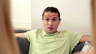 Family FFM With Sultry Babes Molly Little And Khloe Kapri