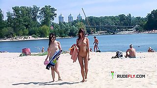Nude Beach Girl Gets Together With Her Friends