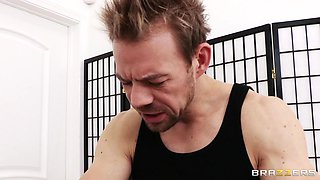 A Regal Rub Down With Erik Everhard, Courtney Cummz - Brazzers