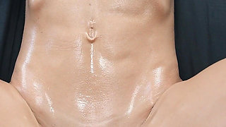 Oiled up Fitness Goddess