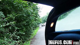Hot blonde (jessie sinclair) - roadside porn with aerobics instructor - mofos