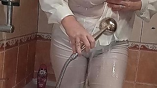 Busines Shower Women