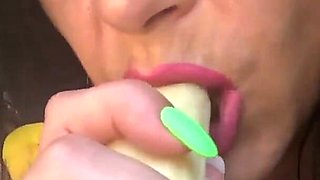 I Love Big Bananas, They Fill My Mouth.