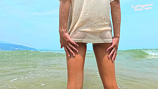 868 Wet Glossy Nude Pantyhose on the Beach