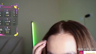 Yammy glamour girl webcam teasing