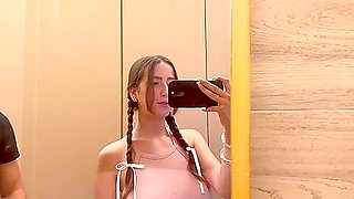 Stepson Petit Ami Lui Propose De Le Sucer Le Penis Pour Montrer Aux Fans