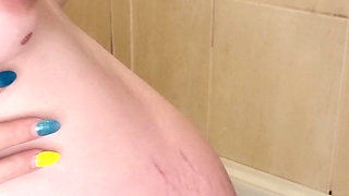 Pregnant MILF Peeing in Bath