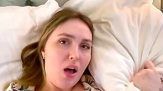 The Guy Decided To Fuck The Sleeping Stepmother In The Pussy In Bed