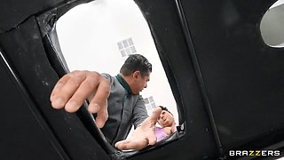 Masseur Sneaks A Glory Hole Pussy Snack With Jimmy Michaels, Simone Richards - Brazzers