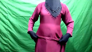 Jerking off in the neighbor's clothes