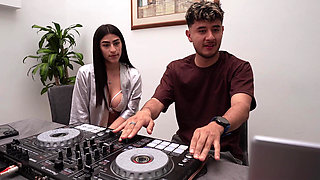 Teacher Dj Cummed Inside Me, While We Were in the Middle of Class, Porn in Amateur Spanish