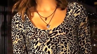 All Natural Riley Reid Fingers Her Soaked Pussy