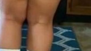 Amateur BBW Kristin with glasses masturbates