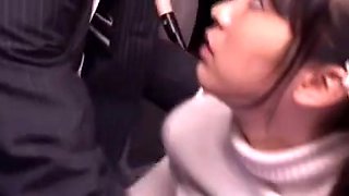 Beaute japonaise se fait baiser dans un bus