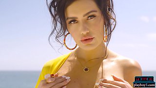 Super curves hispanic mommy babe CJ Sparxx