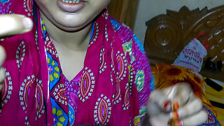 Boy and girl romanced in the room and took off their saree