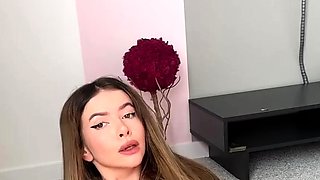 Horny whore plays with her frigs - muddy doll solo!