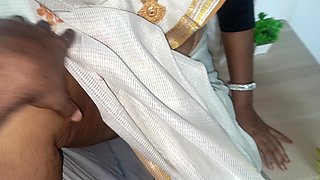 Married Women Office Romance with Malayala Saree
