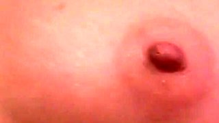 Two brunette lesbians who want to play with their pussies that are eager for extreme fisting