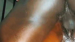 Onion Round Booty Spanked Riding Pato BBC Till Pussy Cream