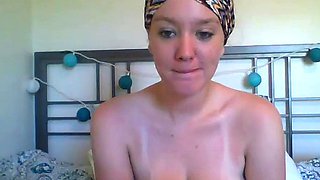 Big Natural Tits on Webcam Nipple Play