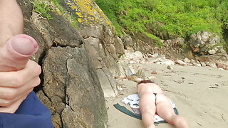 Dick Flash on the Beach. I Jerk off to a MILF. She Showed Her Pussy and Tits