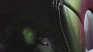 Backseat Hottie Get Squirting Naughty