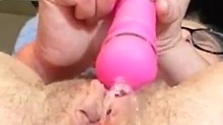 Hot MILF Does Some Closeup Pussy Vibrating Two Big Squirts