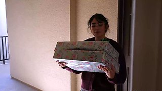 Girl In Glasses Offers Her Nice Pussy