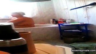 Spying my naked curvy stepmom in the bathroom