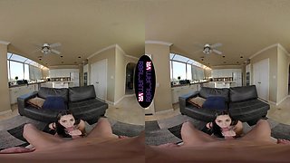 Slutty Babysitter Bella Luna - RealJamVR